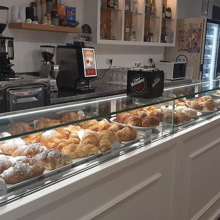Dolci Ricordi Hotel Bari Buitenkant foto